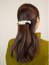Nymphe hair clip in blond horn and Parme lacquer