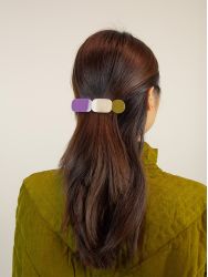 Totem hair clip in blond horn and Parme lacquer