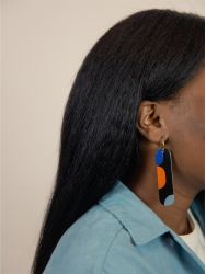 Nymphe hoop earrings 75 in black horn and Blue lacquer